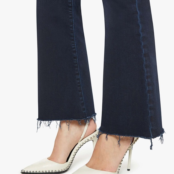 MOTHER NWT LIL’ MOTHER WEEKENDER FRAY SZ 28 Chip on my shoulder flare style - Picture 12 of 13